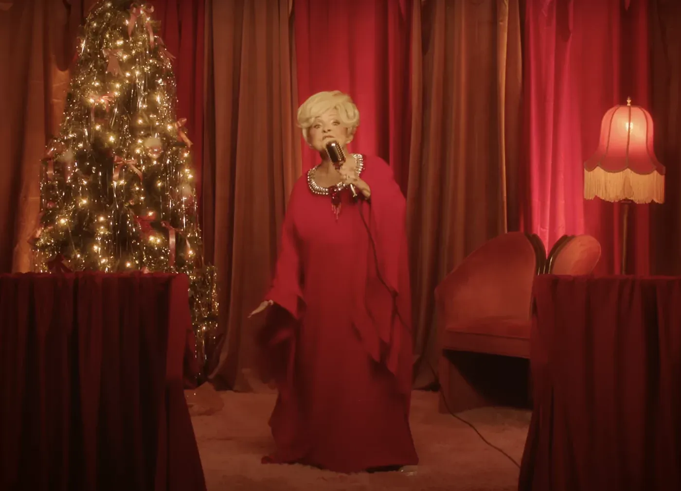 Nummer 1 nach 65 Jahren: „Rockin' Around The Christmas Tree“ von Brenda Lee