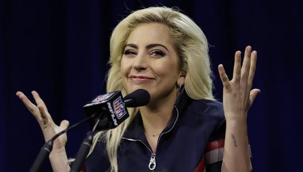 Lady Gaga schön