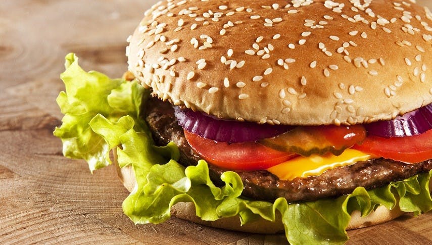 5 matschig-kitschige Clips zum Tag des Hamburgers — und du liebst ihn trotzdem!