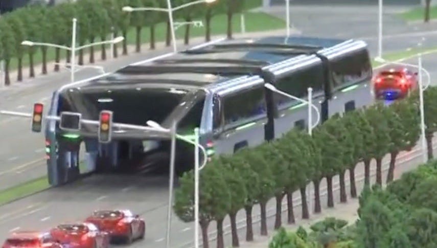 Innovation Tunnel-Bus: Über den Dächern der Autos!