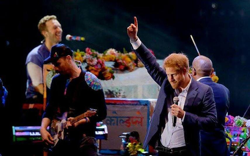 Royal Flash: Prinz Harry rockt mit Coldplay