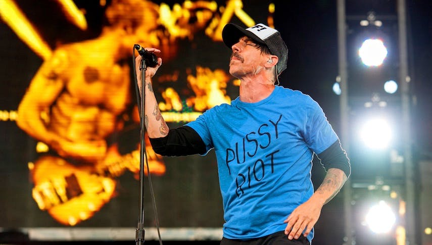 Paar will zu Red Hot Chili Peppers Konzert und landet bei Dudelsackgruppe