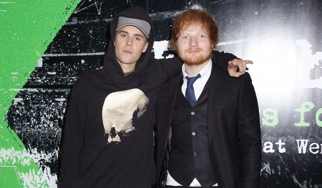 Ed Sheeran + Justin Bieber + Greenscreen = Fan-Aufregung! Was will uns dieses Foto sagen?