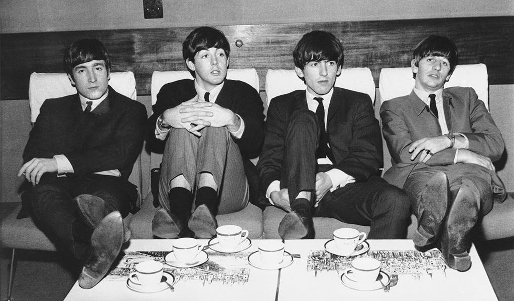 Fünfter Beatle: Diese 14 Persönlichkeiten wurden so genannt — von Best über Clapton bis Yoko Ono