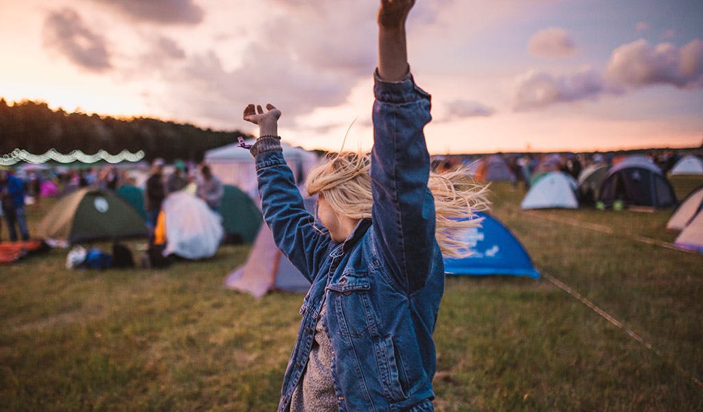 Bye, bye Festival Sommer 2021? Nicht mit diesen Playlisten!